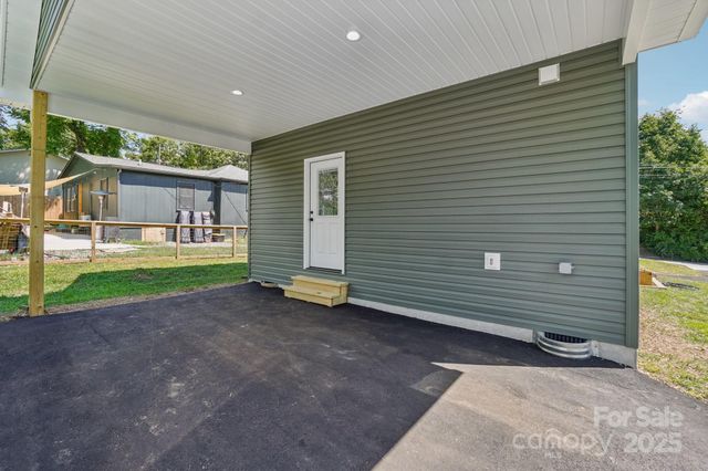 17 White Avenue, Asheville, NC 28803