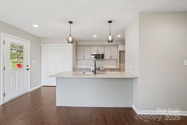 17 White Avenue, Asheville, NC 28803