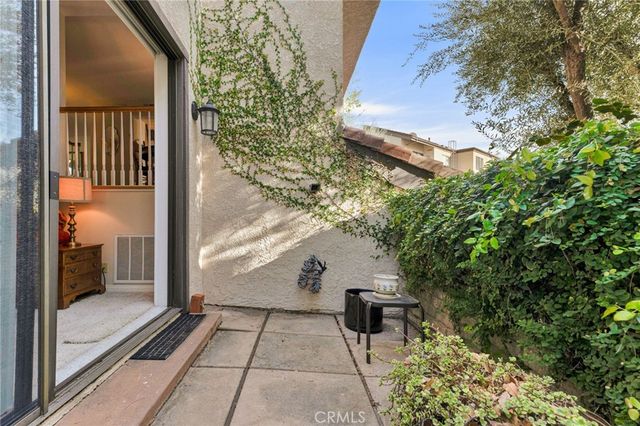 5757 Owensmouth Avenue 20, Woodland Hills, CA 91367