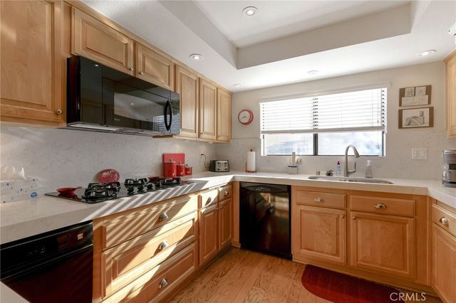 5757 Owensmouth Avenue 20, Woodland Hills, CA 91367