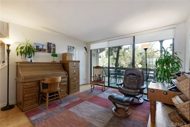 5757 Owensmouth Avenue 20, Woodland Hills, CA 91367