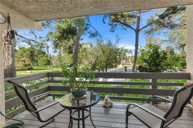 5757 Owensmouth Avenue 20, Woodland Hills, CA 91367