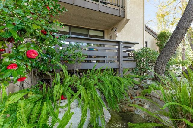 5757 Owensmouth Avenue 20, Woodland Hills, CA 91367