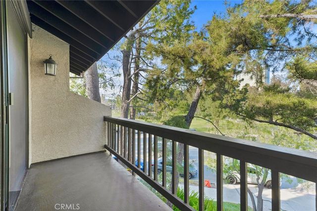 5757 Owensmouth Avenue 20, Woodland Hills, CA 91367