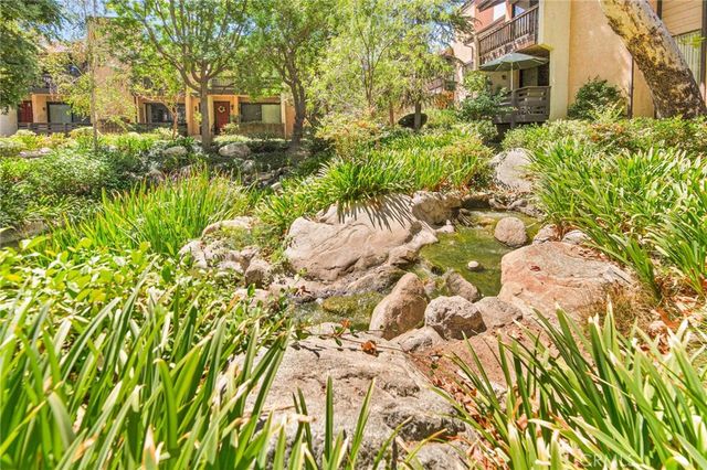 5757 Owensmouth Avenue 20, Woodland Hills, CA 91367