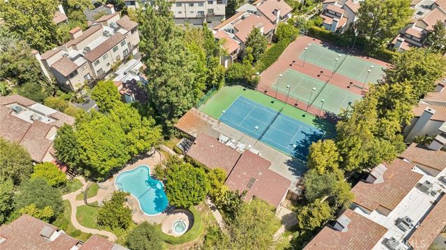 5757 Owensmouth Avenue 20, Woodland Hills, CA 91367