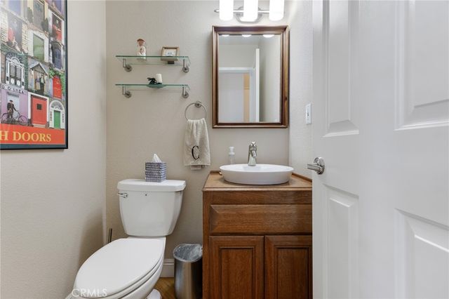 5757 Owensmouth Avenue 20, Woodland Hills, CA 91367