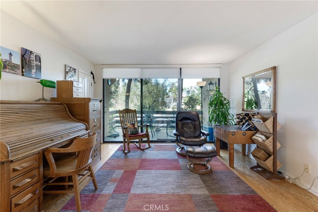 Image 22 of property listing at 5757 Owensmouth Avenue 20, Woodland Hills, CA 91367