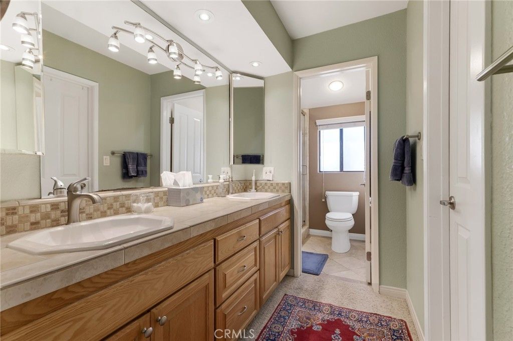 Image 35 of property listing at 5757 Owensmouth Avenue 20, Woodland Hills, CA 91367