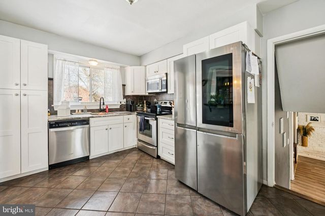 205 AVON RD, Cherry Hill, NJ 08034