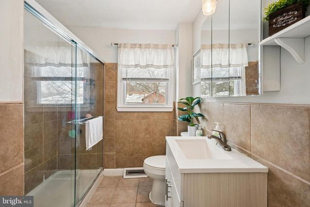 205 AVON RD, Cherry Hill, NJ 08034