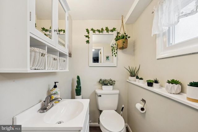 205 AVON RD, Cherry Hill, NJ 08034