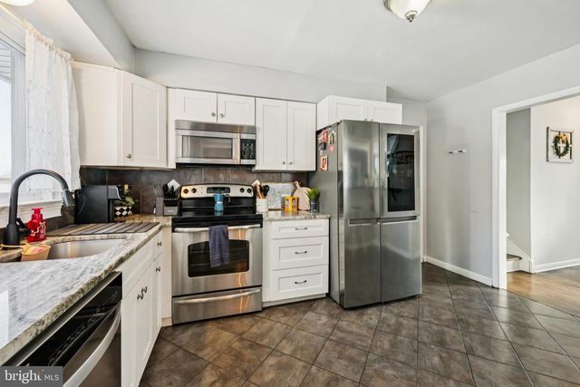 205 AVON RD, Cherry Hill, NJ 08034