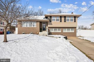 205 AVON RD, Cherry Hill, NJ 08034