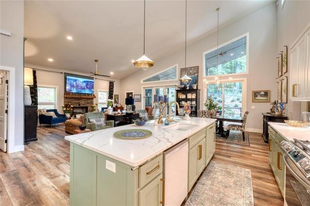 6824 Mountain Laurel Road, Hiawassee, GA 30546