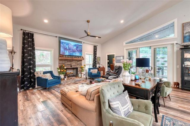 6824 Mountain Laurel Road, Hiawassee, GA 30546