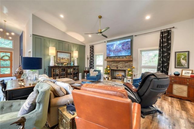 6824 Mountain Laurel Road, Hiawassee, GA 30546