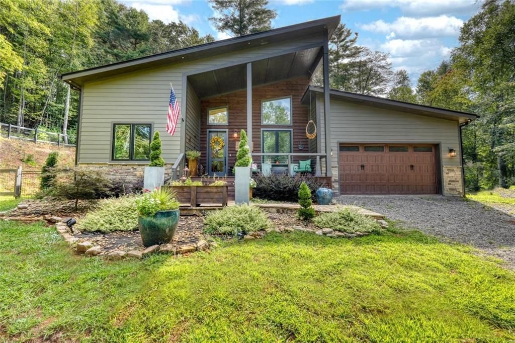 6824 Mountain Laurel Road, Hiawassee, GA 30546