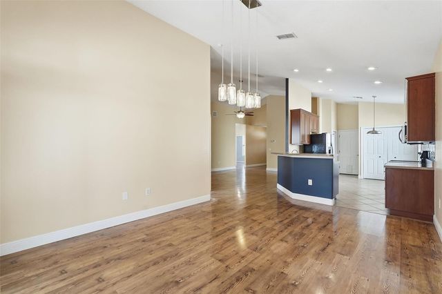 37438 PICKETTS MILL AVENUE, Zephyrhills, FL 33542