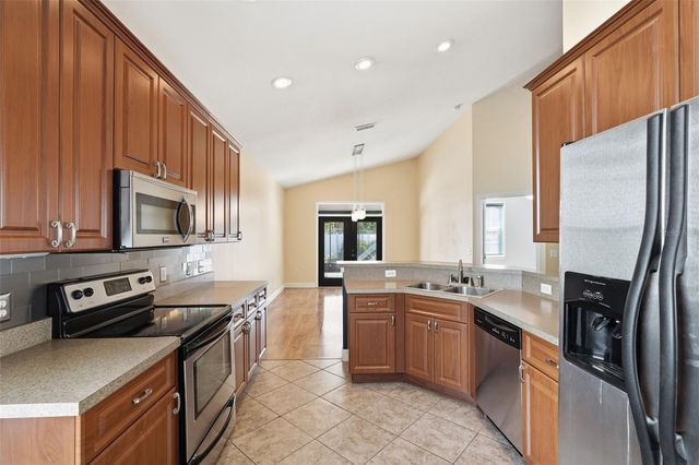 37438 PICKETTS MILL AVENUE, Zephyrhills, FL 33542