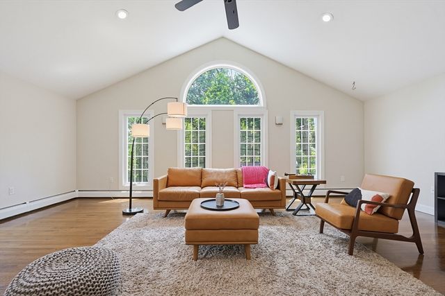 316 W Sutton Rd, Sutton, MA 01590