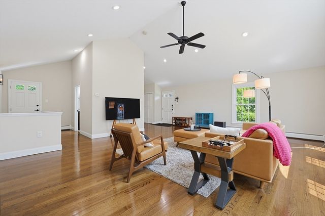 316 W Sutton Rd, Sutton, MA 01590