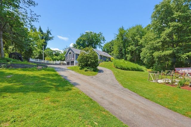316 W Sutton Rd, Sutton, MA 01590