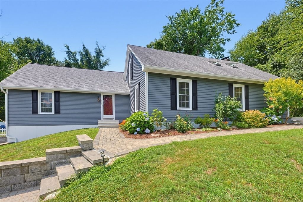 316 W Sutton Rd, Sutton, MA 01590