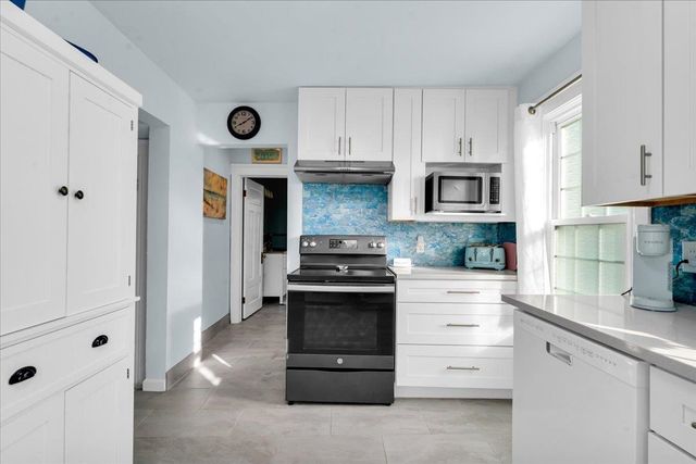 1748 Saint Clair River Drive, Algonac, MI 48001