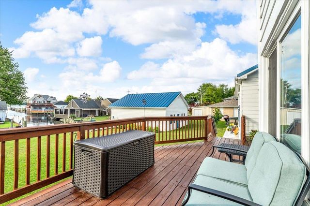 1748 Saint Clair River Drive, Algonac, MI 48001