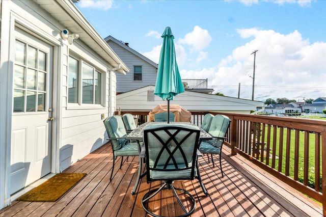 1748 Saint Clair River Drive, Algonac, MI 48001