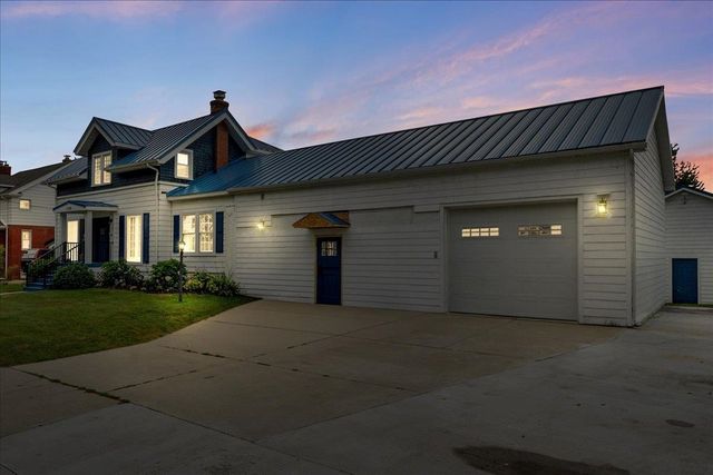 1748 Saint Clair River Drive, Algonac, MI 48001