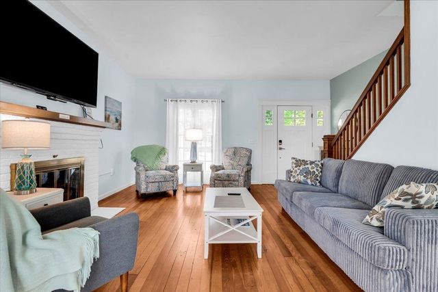 1748 Saint Clair River Drive, Algonac, MI 48001