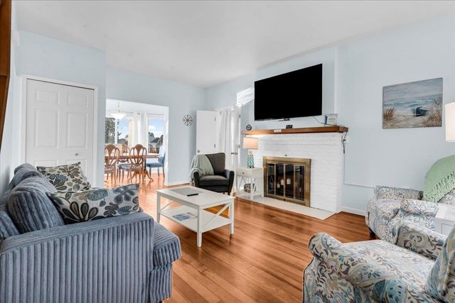 1748 Saint Clair River Drive, Algonac, MI 48001