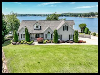 190 Walker Point, Seneca, SC 29672