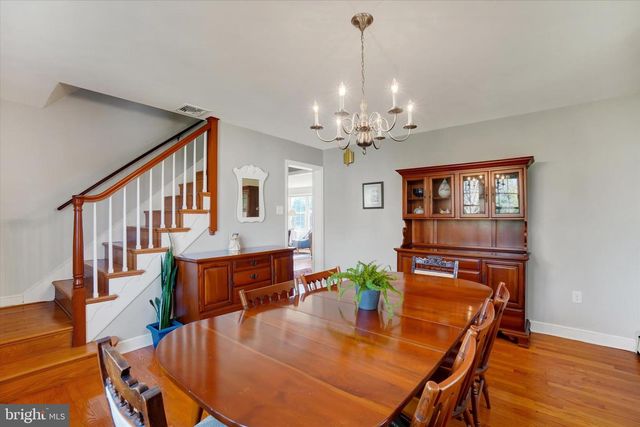 529 W MARKET ST, Hellam, PA 17406