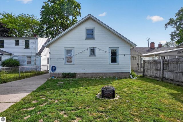 3321 Court Street, Saginaw, MI 48602