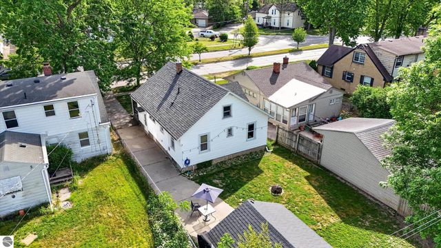 3321 Court Street, Saginaw, MI 48602