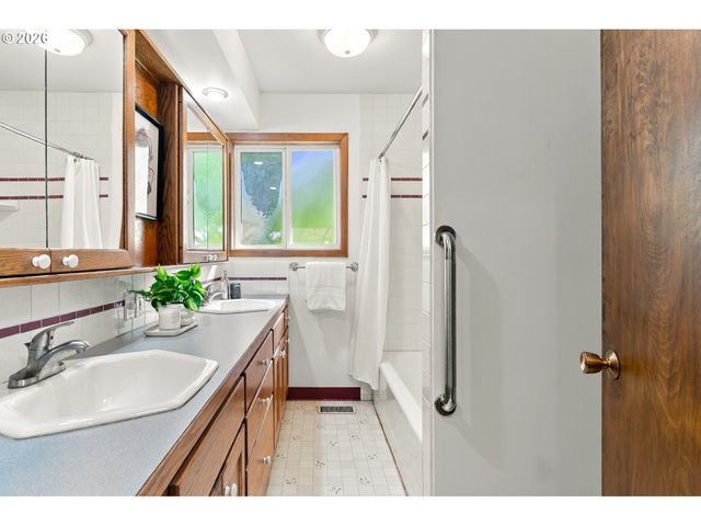 1325 Nw 92ND Ave, Portland, OR 97229