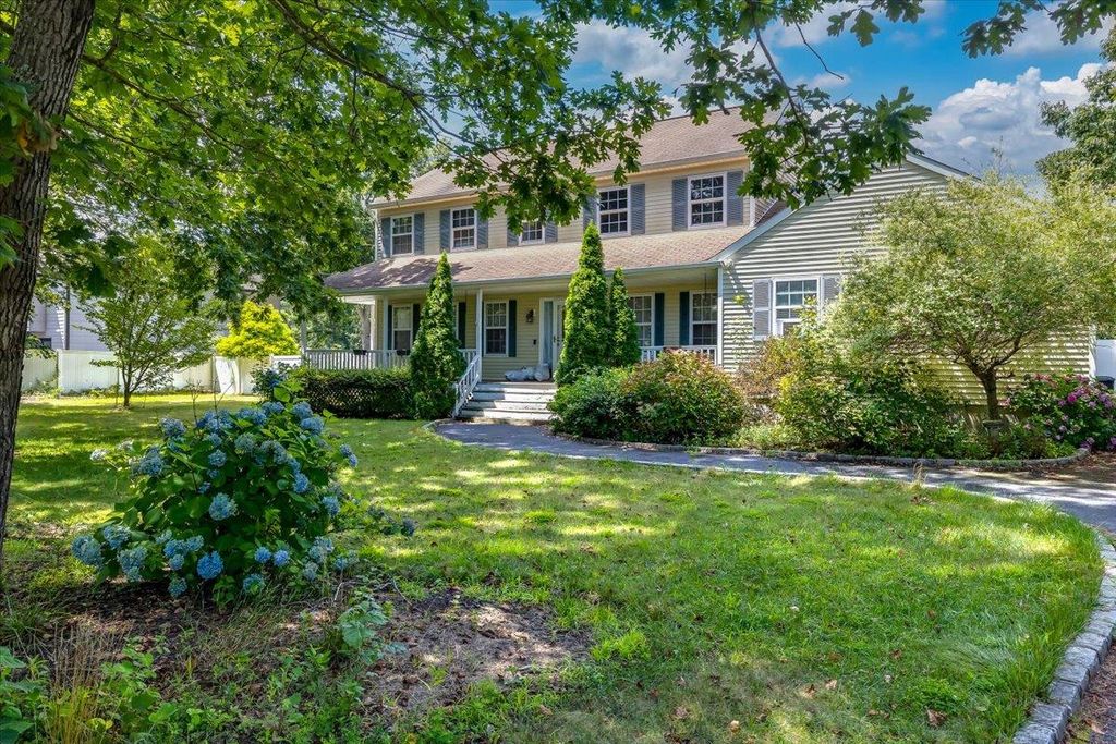 262 Radio Avenue, Miller Place, NY 11764