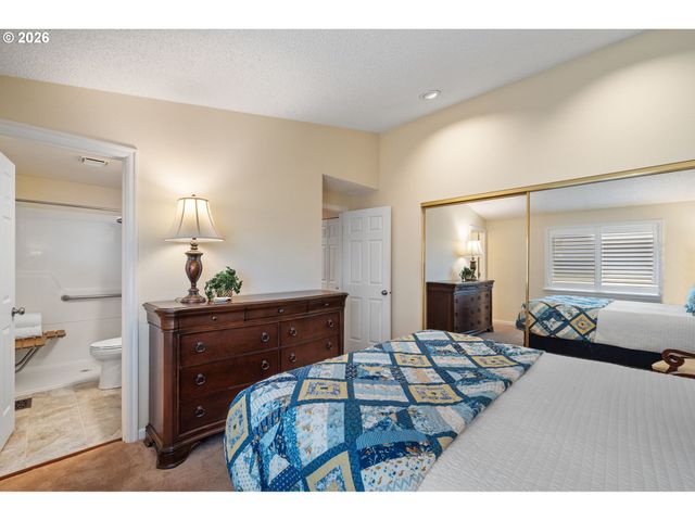 14849 Ne EUGENE St, Portland, OR 97230