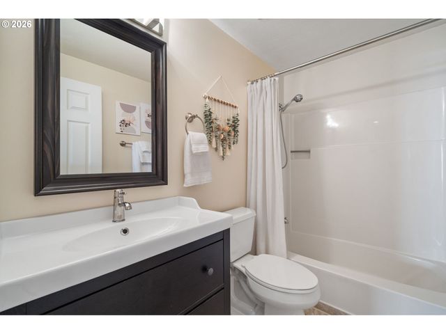 14849 Ne EUGENE St, Portland, OR 97230