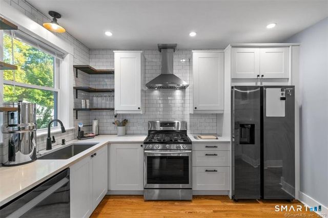 38 Beecher Place, New Haven, CT 06512