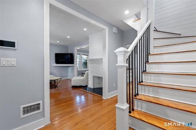 38 Beecher Place, New Haven, CT 06512