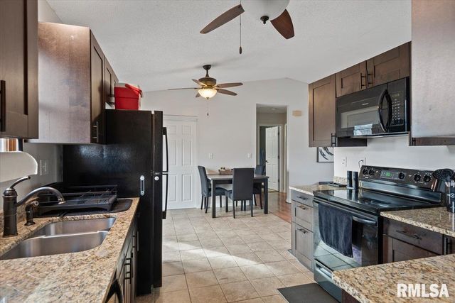 904 DIANE Court, Springfield, IL 62702