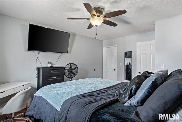 904 DIANE Court, Springfield, IL 62702