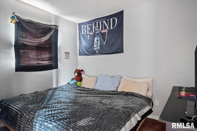 904 DIANE Court, Springfield, IL 62702