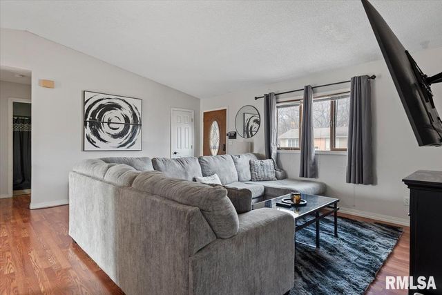 904 DIANE Court, Springfield, IL 62702