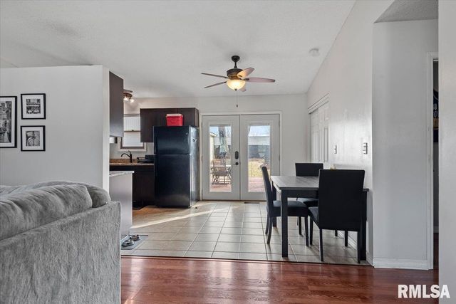 904 DIANE Court, Springfield, IL 62702