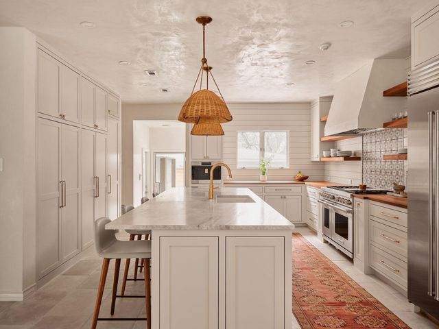 4622 Lake View DR, Austin, TX 78731